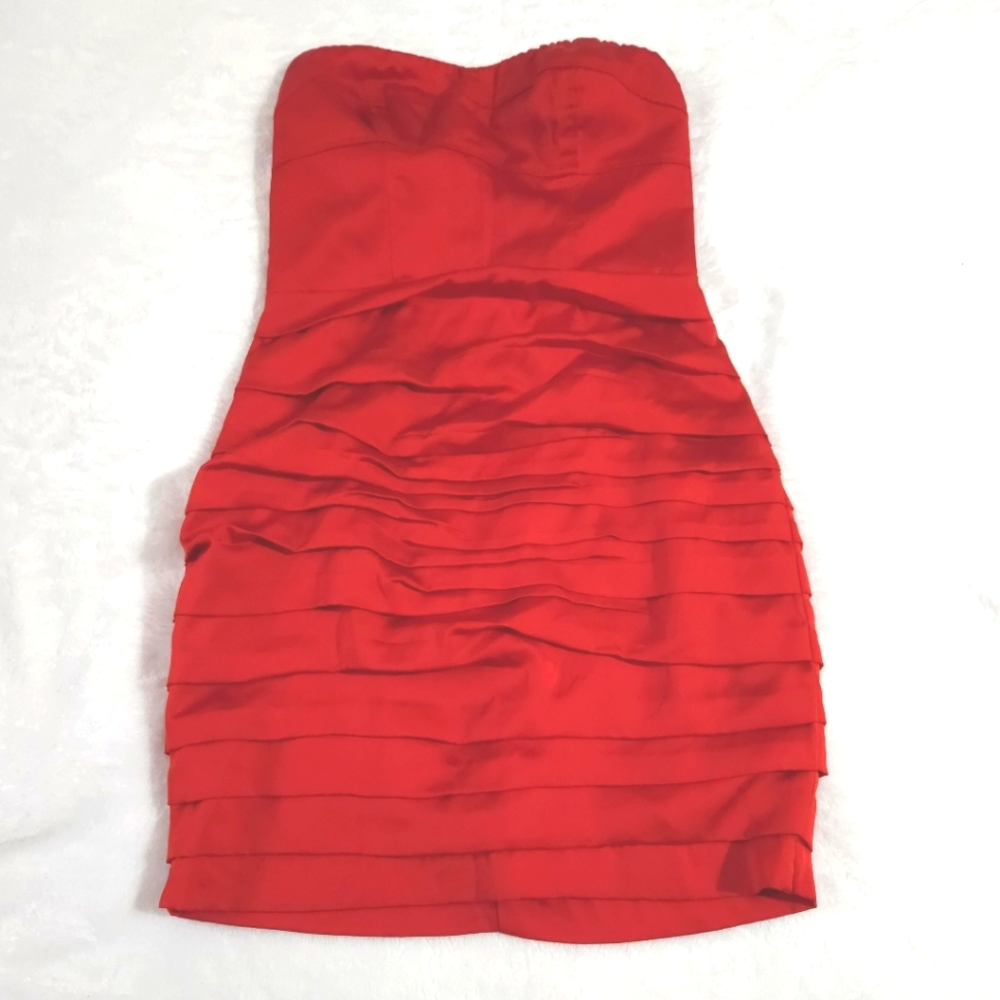 Sophisticated mini-dress for birthdays and dinner dates!